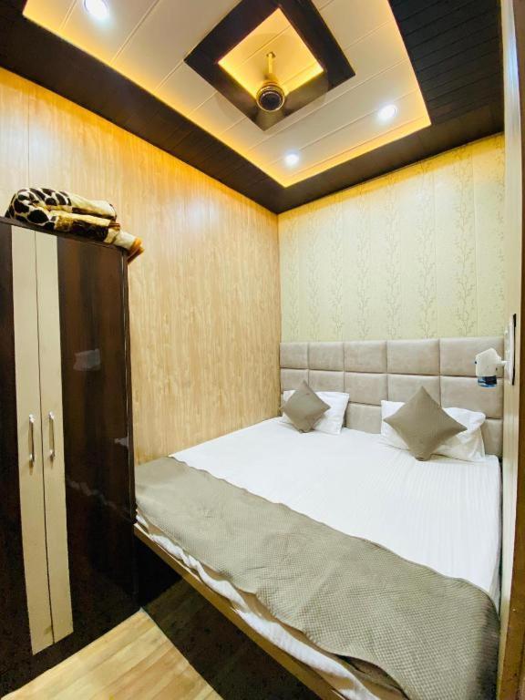 Namo Guest House Only For Indians 바라나시 외부 사진