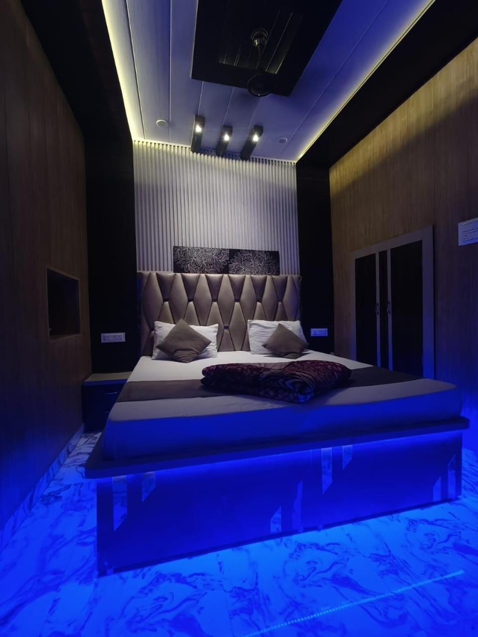 Namo Guest House Only For Indians 바라나시 외부 사진