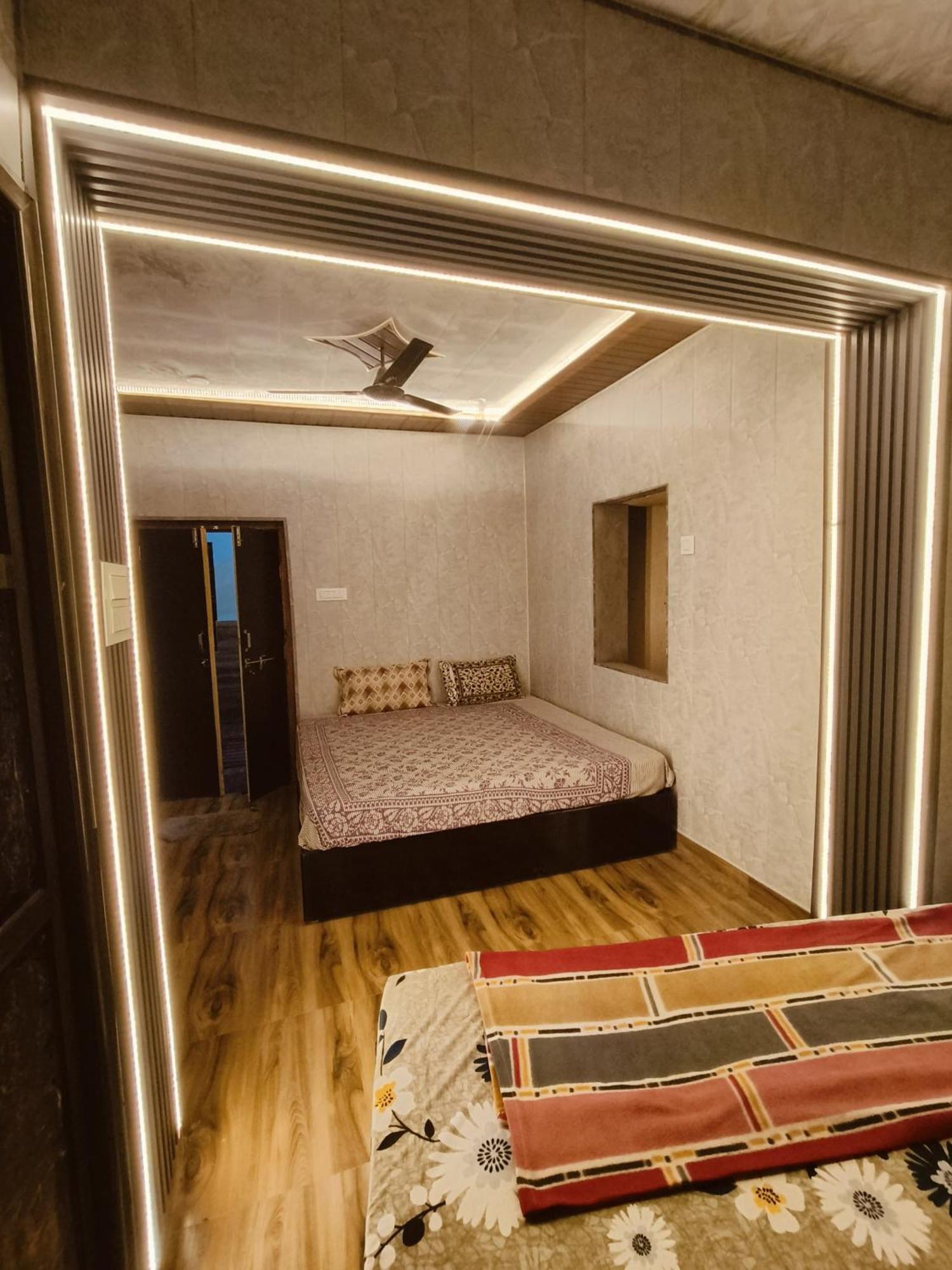 Namo Guest House Only For Indians 바라나시 외부 사진