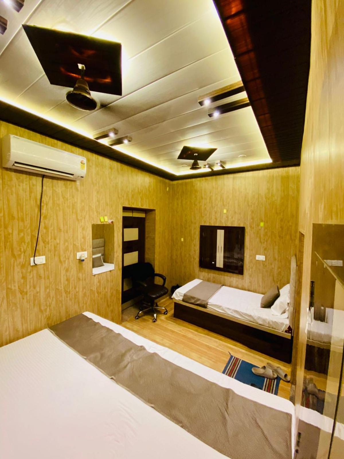 Namo Guest House Only For Indians 바라나시 외부 사진